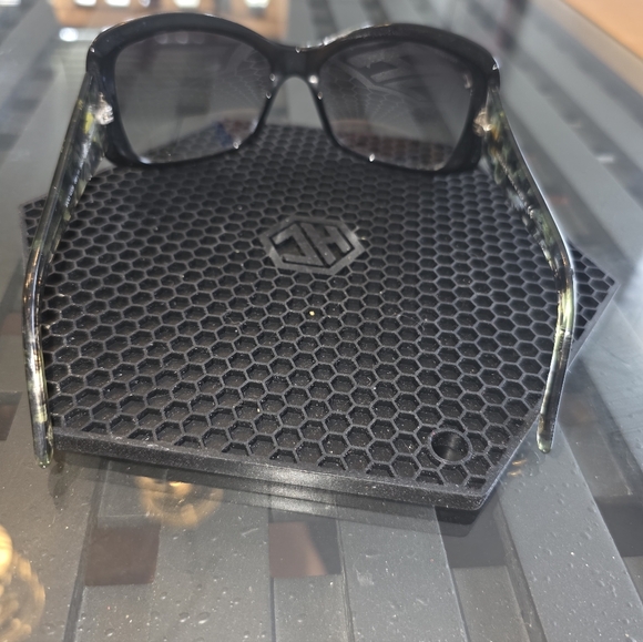 Versace Black Women's Sunglasses - Picture 4 of 8